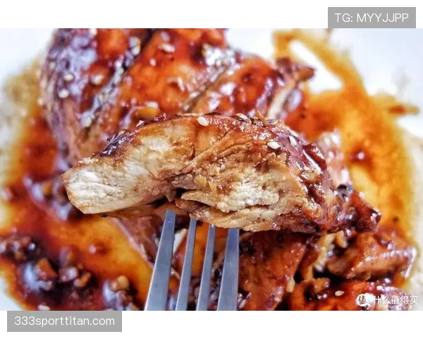 邹市明家的冰箱里居然只有鸡胸肉和水？
